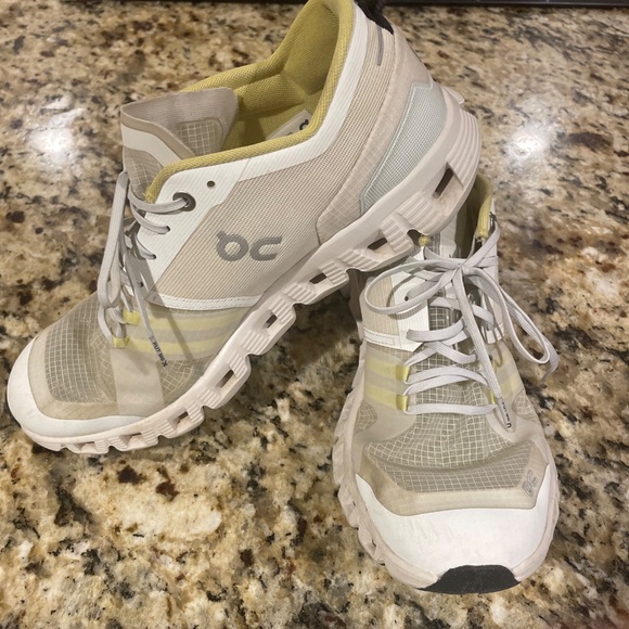 On Cloud - Picture 2 of 5